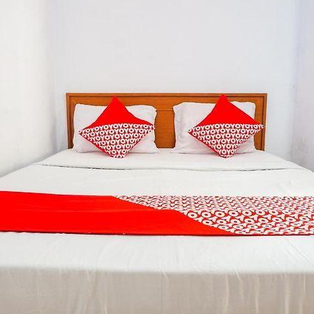 Vaccinated Staff - OYO 569 Cigadung Guest House Syariah Bandung Luaran gambar