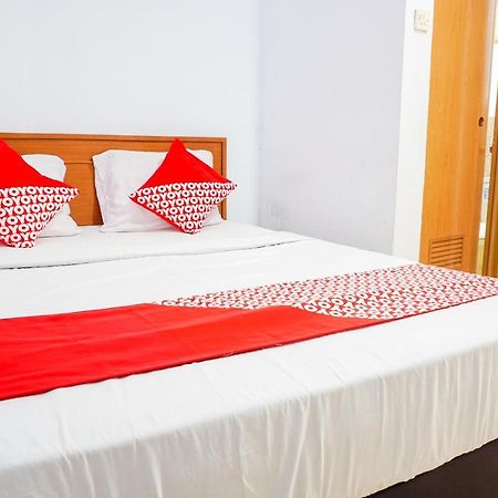 Vaccinated Staff - OYO 569 Cigadung Guest House Syariah Bandung Luaran gambar