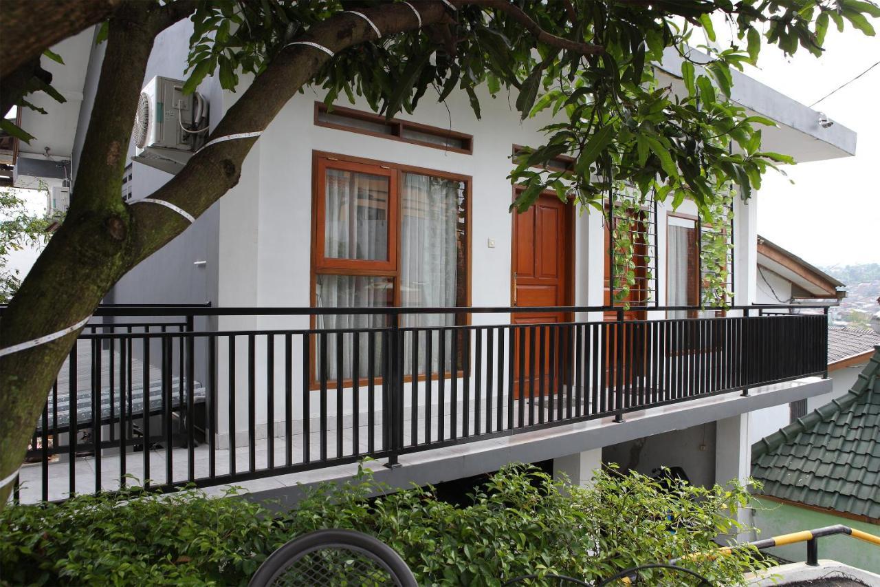 Vaccinated Staff - OYO 569 Cigadung Guest House Syariah Bandung Luaran gambar