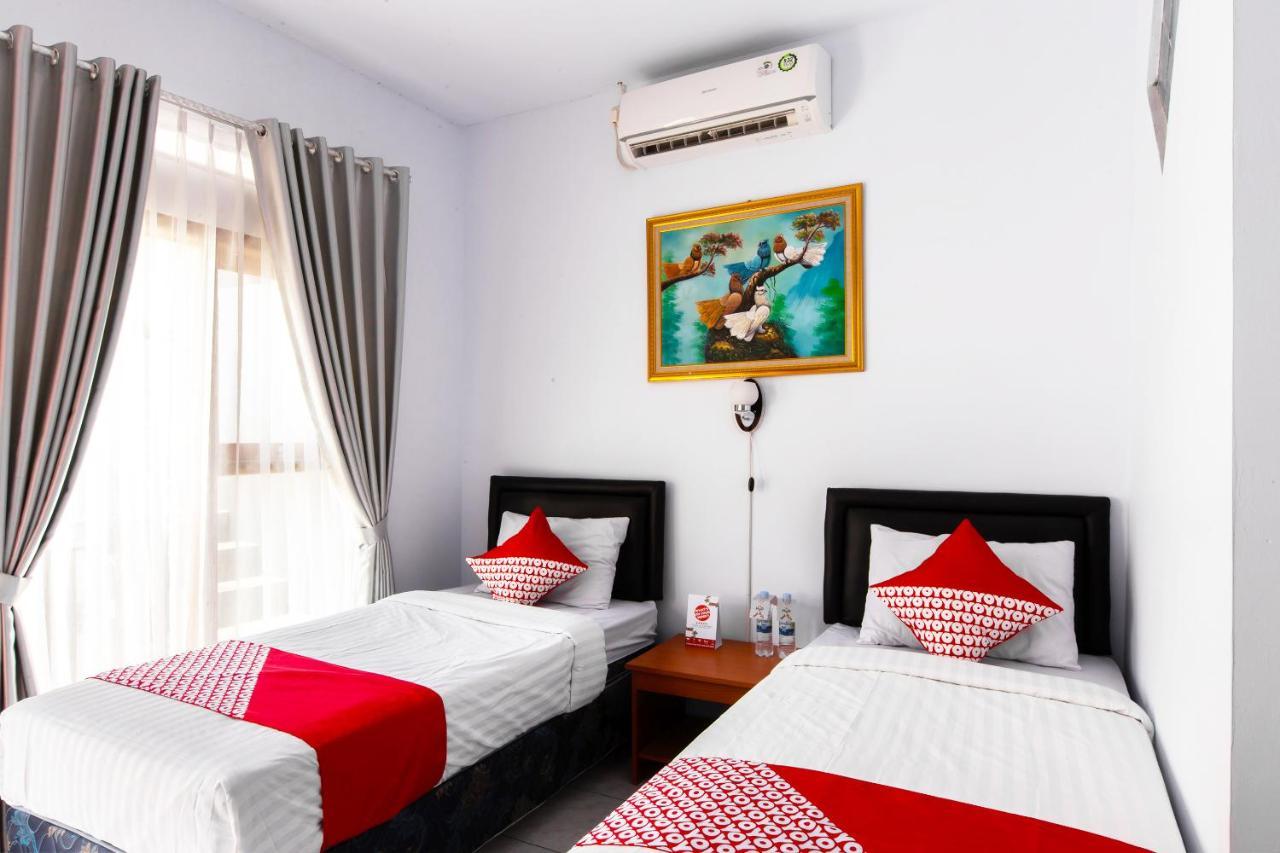 Vaccinated Staff - OYO 569 Cigadung Guest House Syariah Bandung Luaran gambar