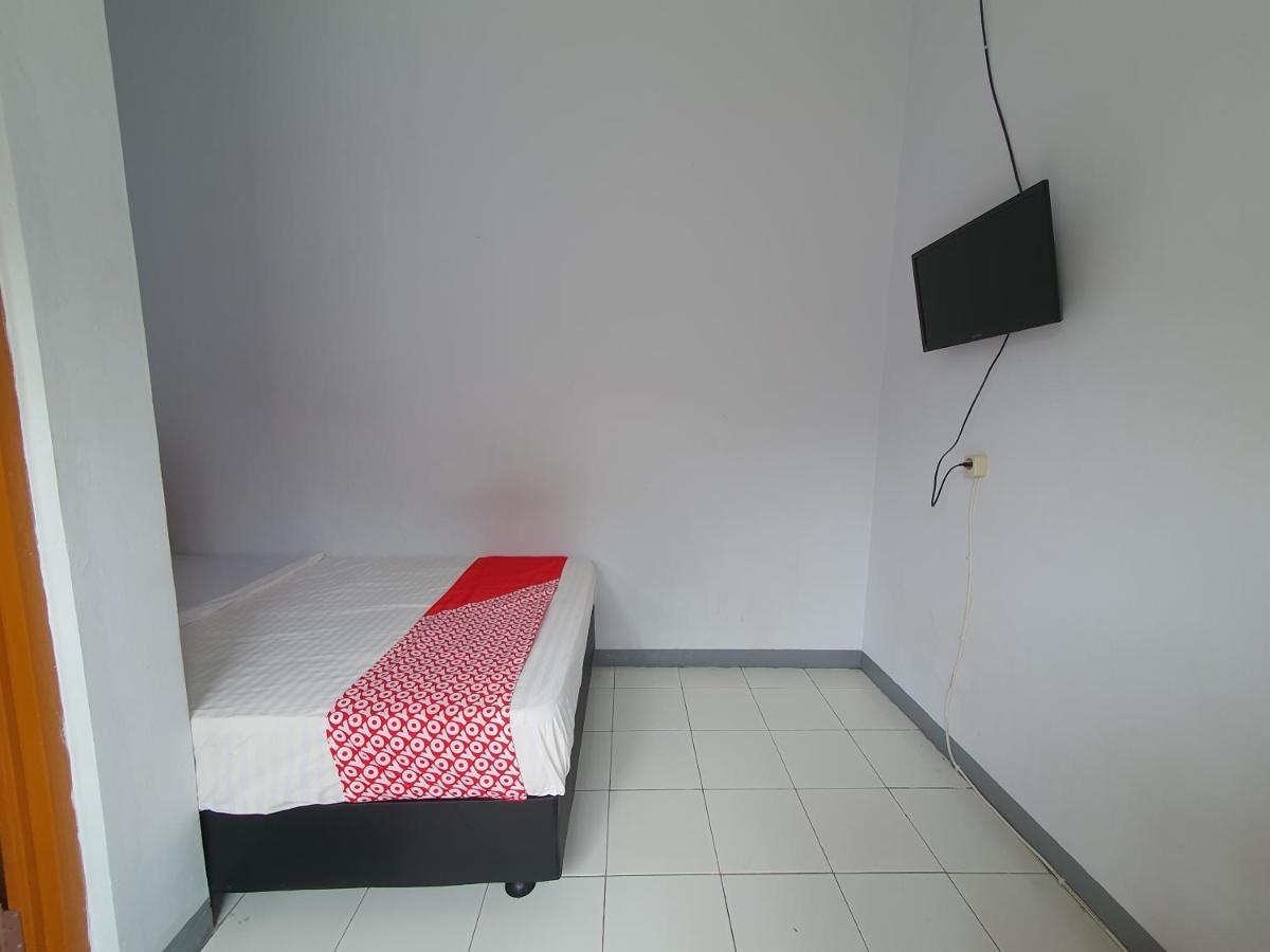 Vaccinated Staff - OYO 569 Cigadung Guest House Syariah Bandung Luaran gambar
