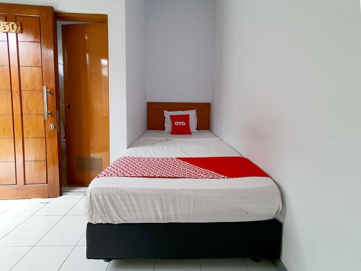 Vaccinated Staff - OYO 569 Cigadung Guest House Syariah Bandung Luaran gambar