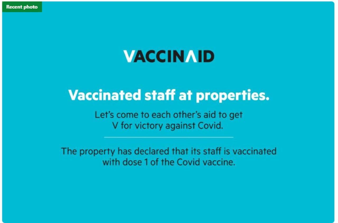 Vaccinated Staff - OYO 569 Cigadung Guest House Syariah Bandung Luaran gambar